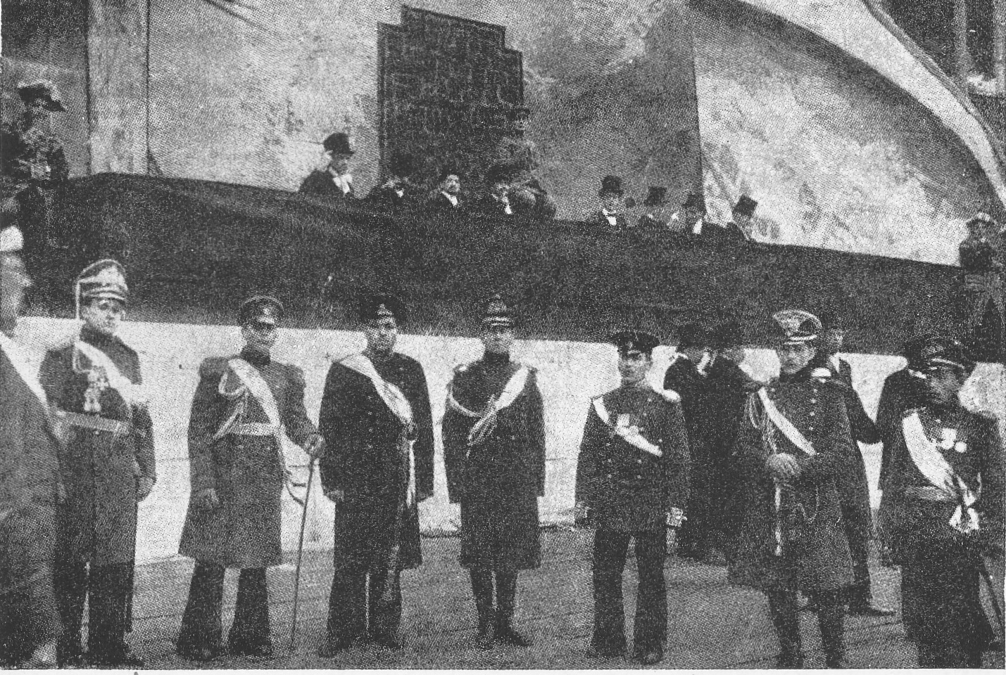 Vl�da Kerensk�ho v divadeln�m zpracov�n�