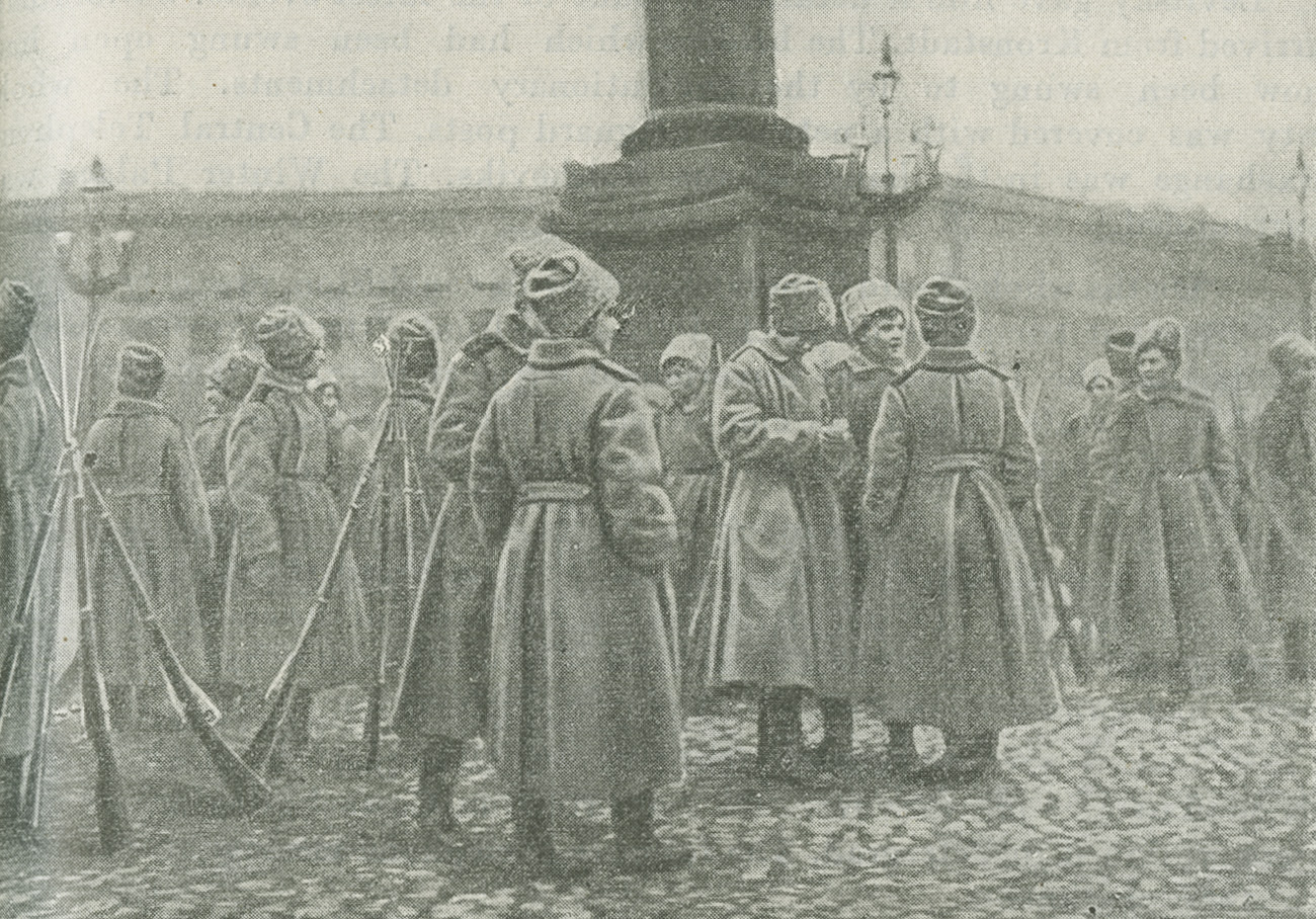 Image of members of the Women's Shock Battalion guarding the Winter Palace
